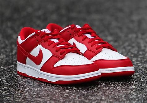 red and white dunks men